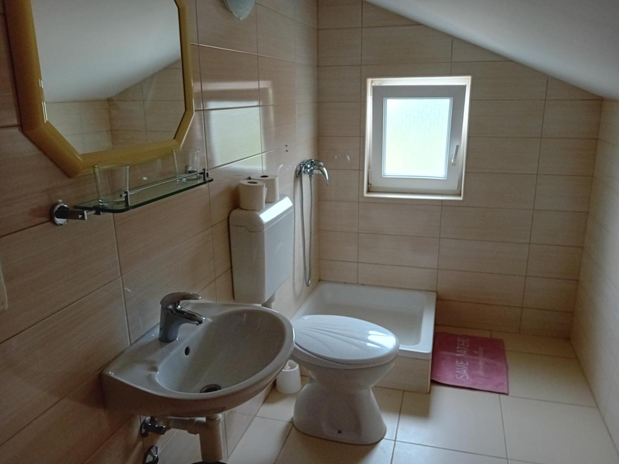Apartmani Ana I Predrag Lopar Habitación foto